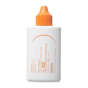 Radiant Professional Sun Defense Cream SPF50 Tinted - Solbeskyttelse og skønhed i ét produkt.