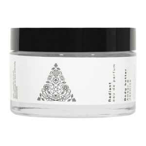 Radiant Professional Body Butter - Eksklusiv fugtighedscreme med fortryllende dufte. Beriget med nærende ingredienser for blød og velplejet hud. Vælg din yndlingsduft: Amber & Jasmine, Pink Pepper & Oud Wood, eller Mandarin & White Musk.