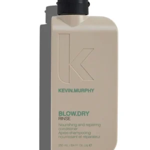 Kevin Murphys Blow Dry Rinse 250 ml er en innovativ tørshampoo designet til at opfriske og revitalisere håret uden brug af vand. Den lette formel absorberer overskydende olie, giver øjeblikkelig tekstur og løfter håret, hvilket gør den ideel til hurtig styling mellem hårvask. Med en dejlig duft og nem påføring efterlader Blow Dry Rinse dit hår rent, livligt og fyldt med volumen. Perfekt til travle dage eller når du har brug for et hurtigt løft. Prøv Kevin Murphys Blow Dry Rinse for enkel og effektiv hårpleje!