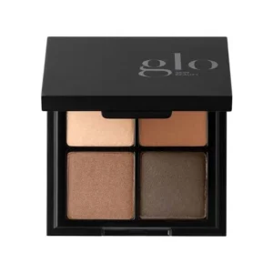 Glo Skin Beauty Eye Shadow Quad Warm Smokey: Skab intense, varme øjenmakeups med fire dybtonede nuancer. Den højkvalitetsmineralbaserede formel sikrer langvarig, fejlfri skønhed