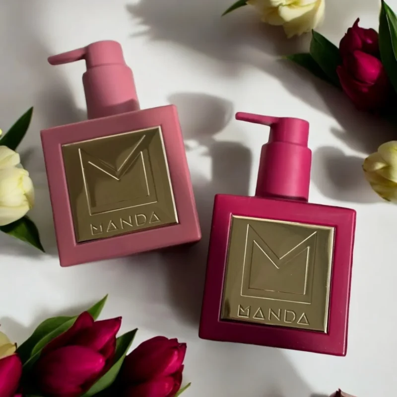 hårpleje Manda The Shampoo and Conditioner Box – Hårplejesæt med fugtgivende shampoo og balsam til styrke, volumen og sundt hår.