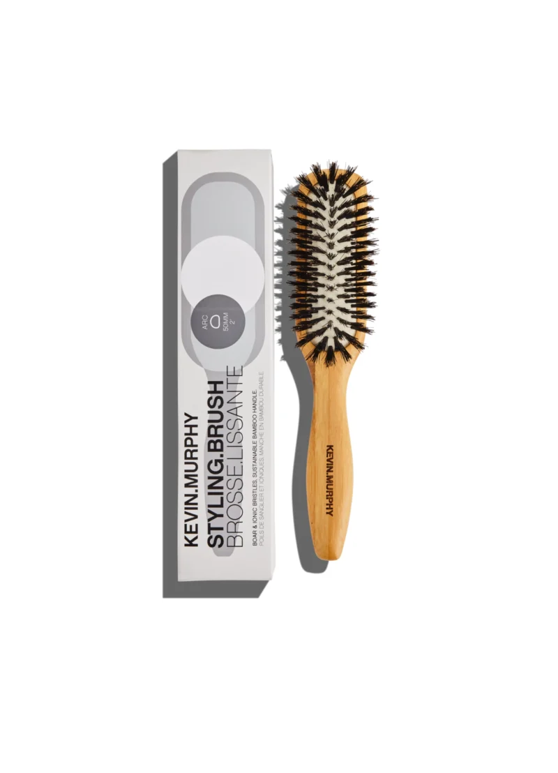 Kevin Murphy Styling Brush – Miljøvenlig børste af bambus med naturlige vildsvinehår, letvægtsdesign og ergonomisk greb.