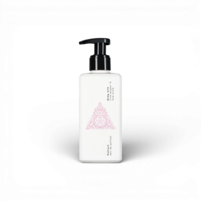 Radiant Makeup Body Milk Pink Pepper and Oud Wood 250 ml